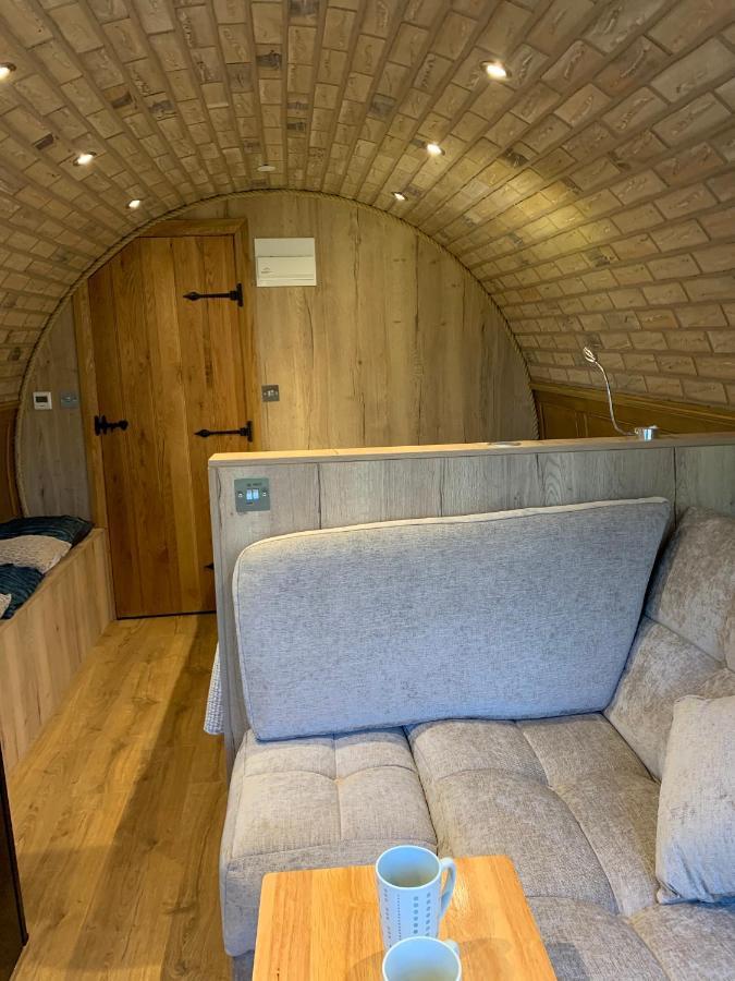 Romantic Escape Luxury Hobbit House With Hot Tub! Sheerness Eksteriør bilde
